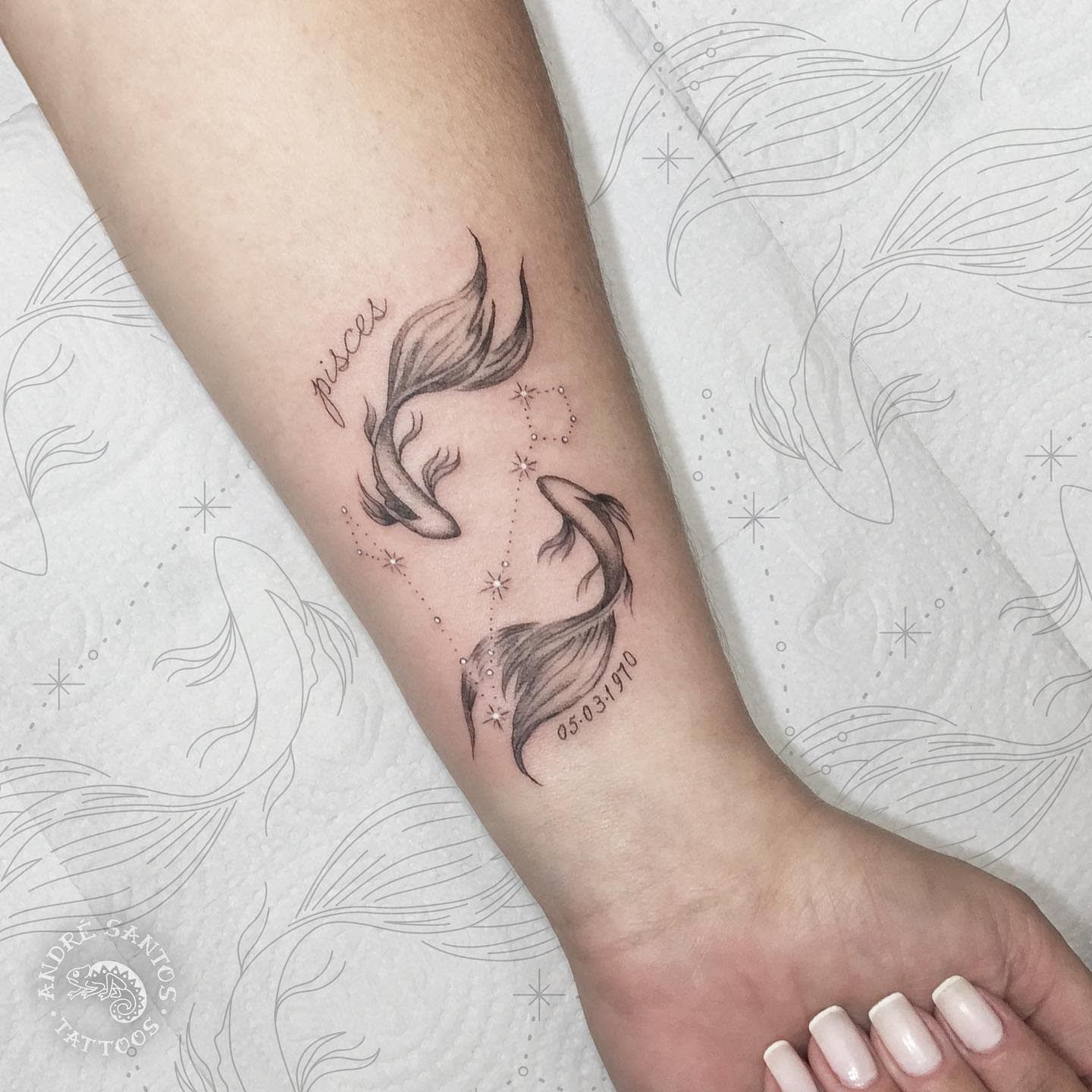 woman unique pisces tattoo