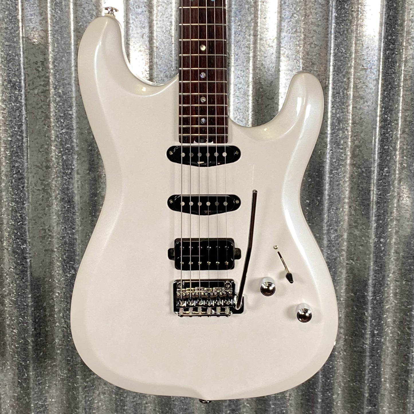 Get to Know the Musi Capricorn Fusion HSS Superstrat: Specs and Features