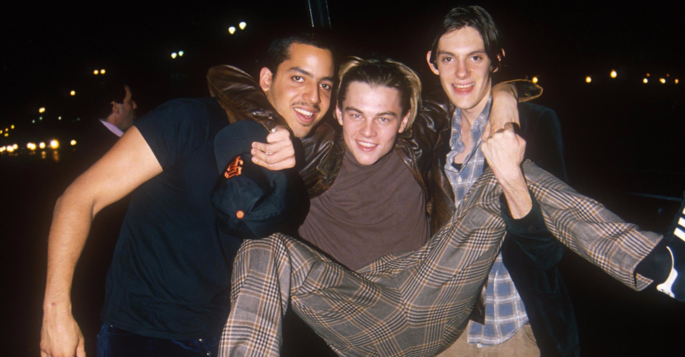 Leo DiCaprio Young Friend Group: Whos in the Squad? (Check out their best pics!)