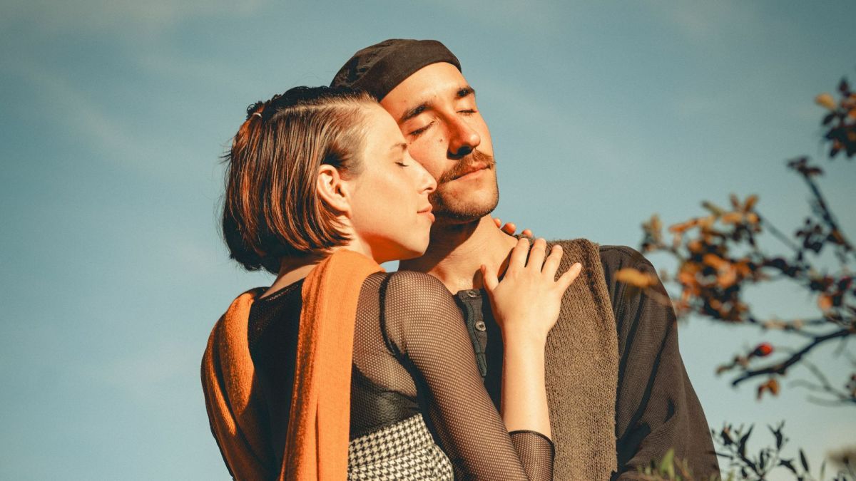 Scorpio Man and Aquarius Woman: The Ultimate Guide to Love and Dating